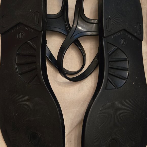 Chanel Black Rubber Quilted Sandals with Pearl CC Logo Thong - Picture 8 of 9